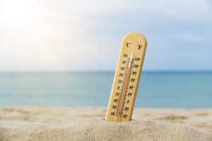 thermometer showing rising temperature due to heat wave